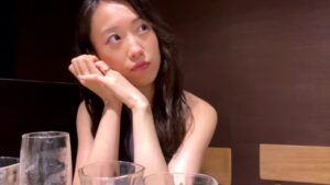 童顔とは裏腹の卑猥なGカップ！人妻の淫らなランジェリー姿と中出し