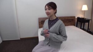 SNSナンパで堕とされた人妻、施術のフリから始まる種付け尽くし物語